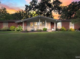 836 Woodruff Dr, Ballwin, MO 63011