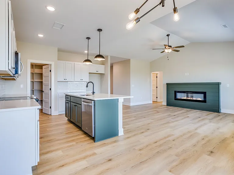 1017 W Long Path St — Photo 6