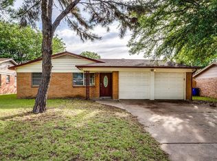 416 Marion Ln, Burleson, TX 76028