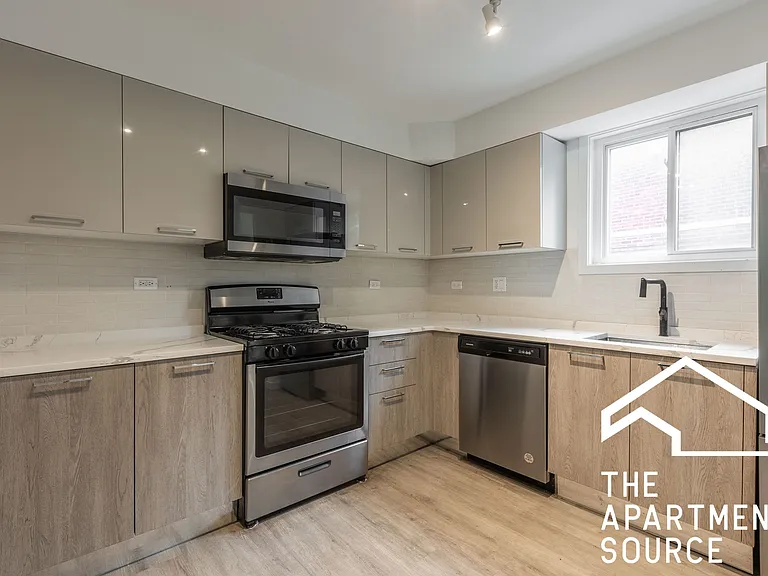 7621 N Sheridan Rd #1K — Photo 1