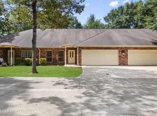 1240 Kapalama Ln, Diamondhead, MS 39525