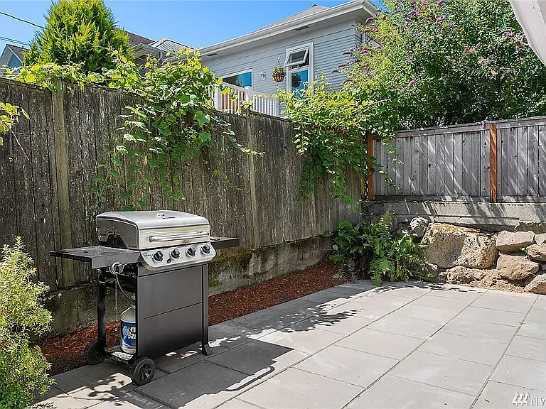 315 W McGraw St #1 — Photo 19