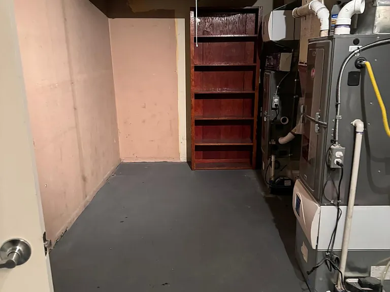 650 SQFT Storage Room