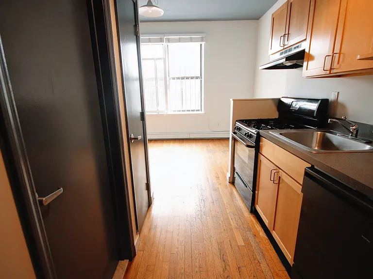 47-45 Vernon Blvd #3C — Photo 7