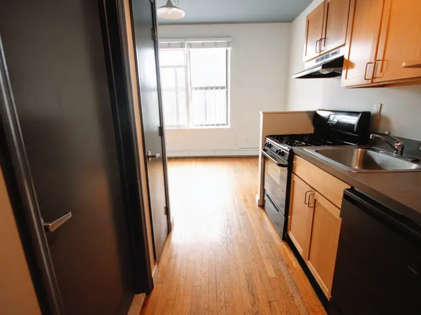 47-45 Vernon Boulevard image 7 of 8