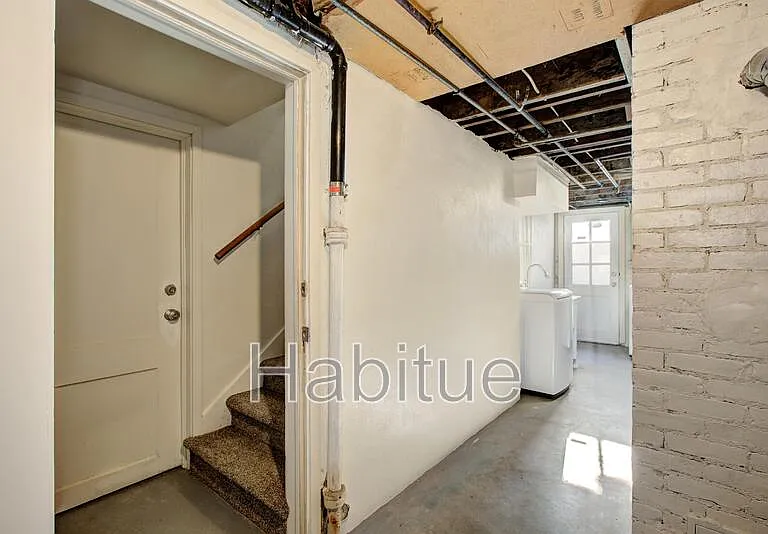 1000 N 27th St — Photo 13