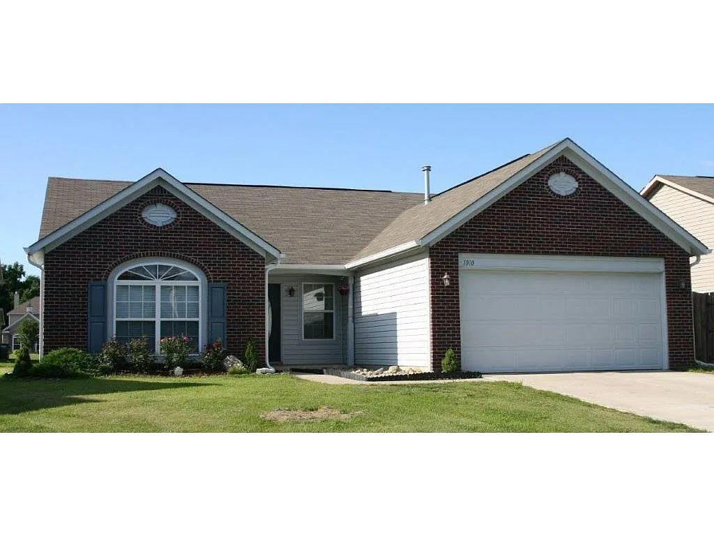1010 Montgomery Ct photo 1