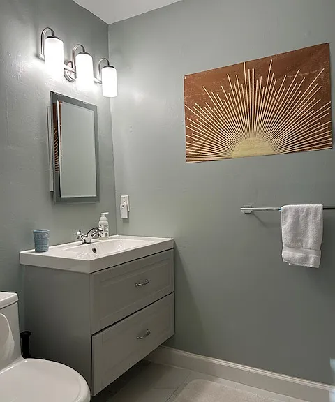 hall full bath/shower