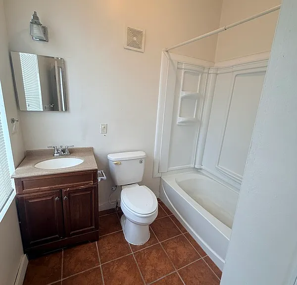 3105 E Marshall St — Photo 4