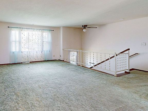 4th image of 1154 Valley Park St