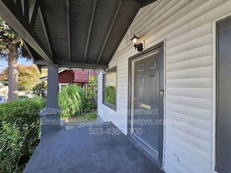 4 bed, 2.0 bath, 1700 sqft, $3,195 — Photo 4