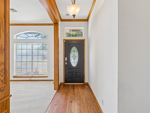 2nd image of 1800 Coopers Hawk Ct