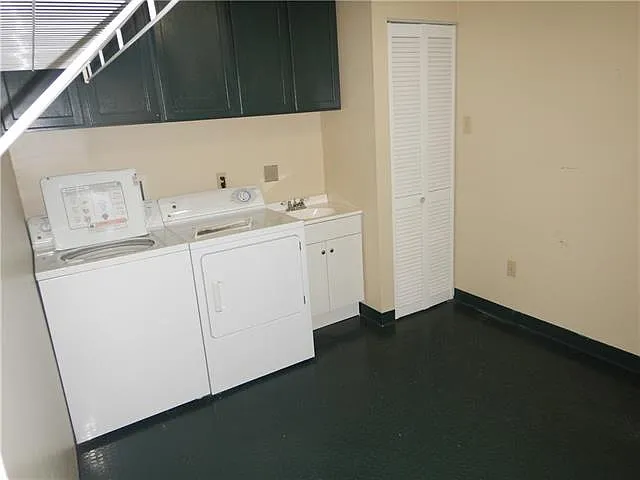420 Fairmont St — Photo 12