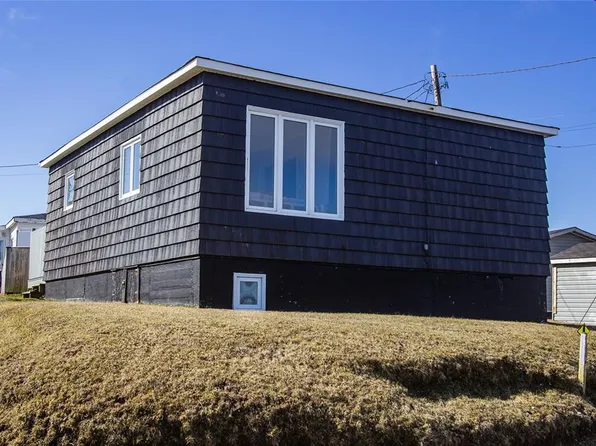 21 Baird Street, Port Aux Basques, NL A0M1C0