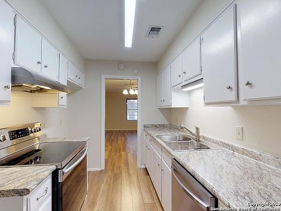 5th image of 7410 Leafy Hollow Ct