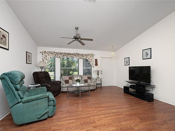 3rd image of 410 SE 21st ST