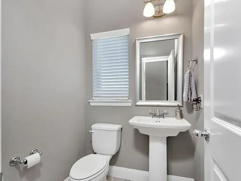7013 Cross Point Ln — Photo 36