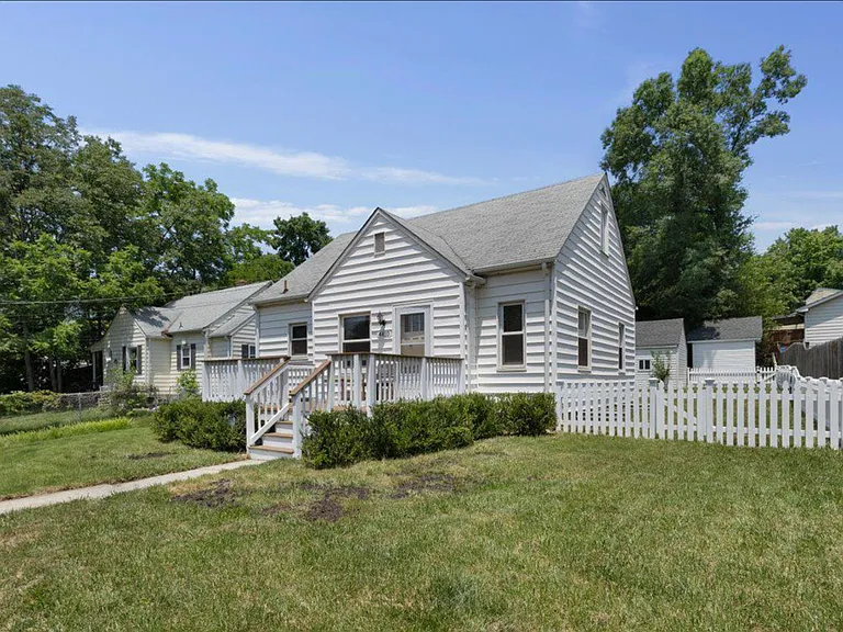 4810 Delaware St — Photo 1