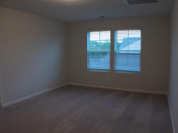 5th image of 1074 Begonia Dr