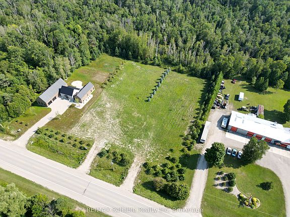 5th image of 35163 Bayfield Rd