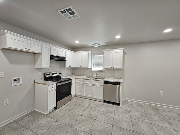5th image of 1677 Acadian Dr