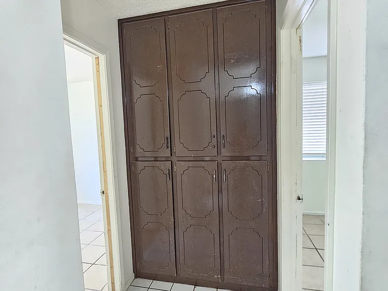 4417 W 16th Ln — Photo 5