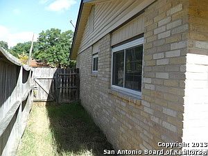 3rd image of 7707 Meadow Green St