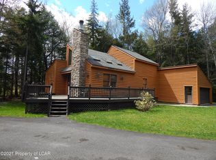 2445 Forest Dr E, Pocono Lake, PA