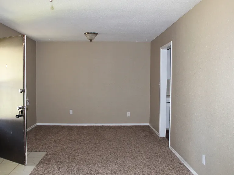 764 E Rose Dr — Photo 6