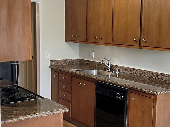 5th image of 3900 Harrison St APT 208