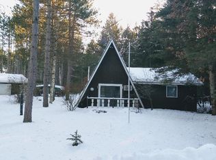 W8833 Pine Grove Ln, Amberg, WI 54102