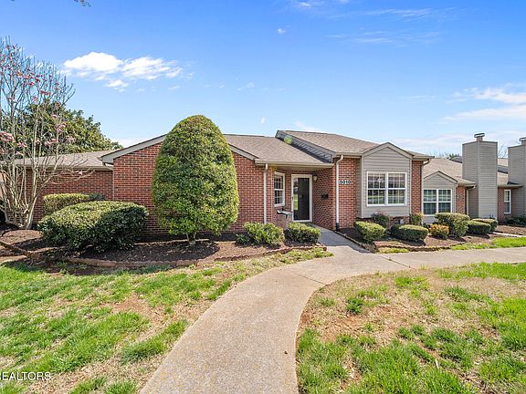 2nd image of 5010 Griffins Gate Ln