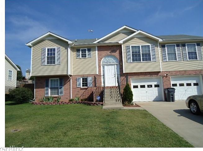 1st image of 995 Garfield Way