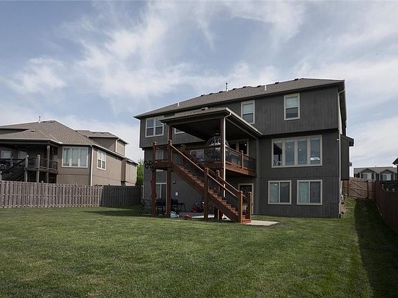5th image of 1521 SW Cross Creek Dr