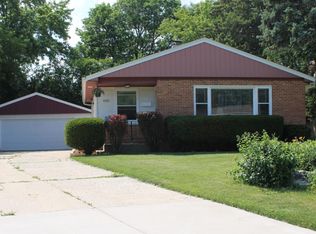 5505 N Dexter Ave, Glendale, WI 53209