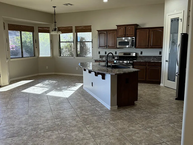 18391 W Verdin Rd — Photo 5