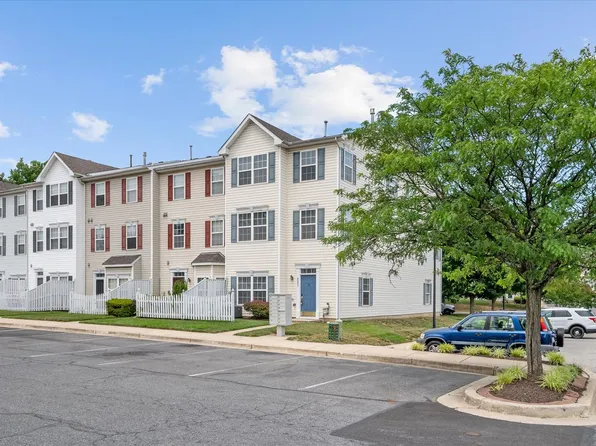 8221 Barrington Ct, Severn, MD 21144