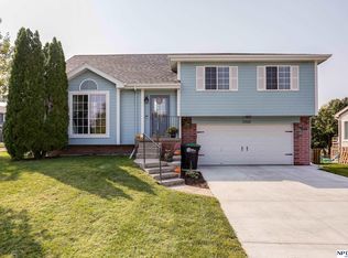 17651 Jacobs St, Omaha, NE 68135