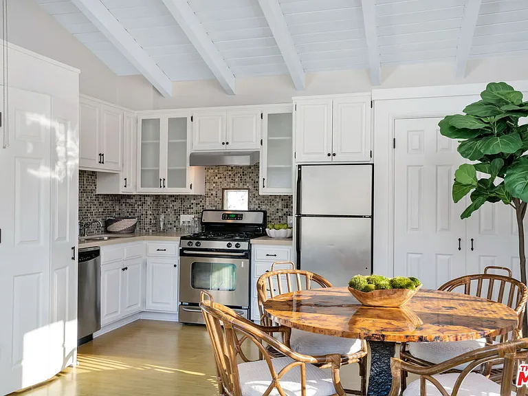 314 Palisades Ave — Photo 62