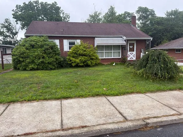 512 Center St, Slatington, PA 18080