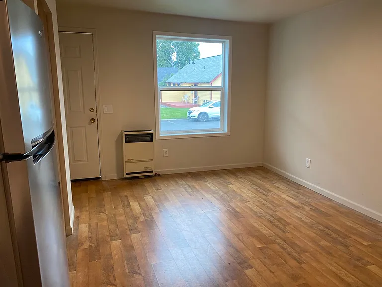 54 NW Lake Pl #A — Photo 8