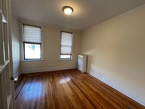 5th image of 21-39 32nd St #B