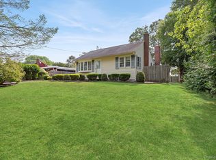 1645 Ruth Rd, Mattituck, NY 11952