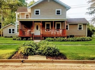412 E Main St, Amboy, IL 61310