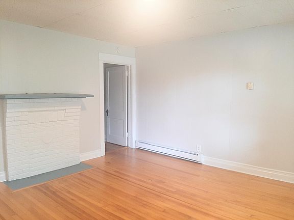 3rd image of 2620 W Knox St #B