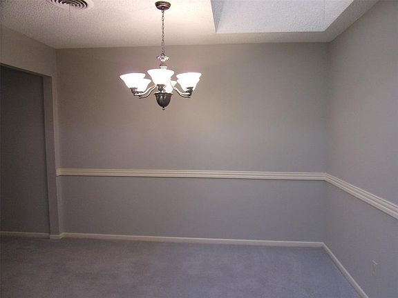 4th image of 18 Crossroads Dr