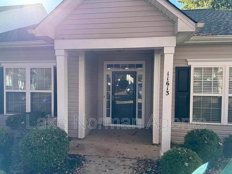11613 Truan Ln — Photo 2