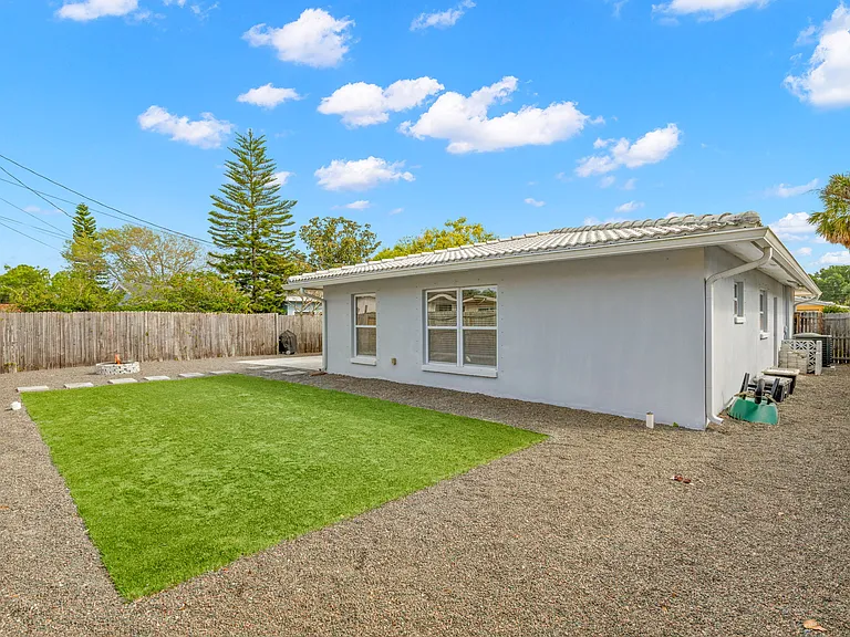 2376 Forest Dr — Photo 17