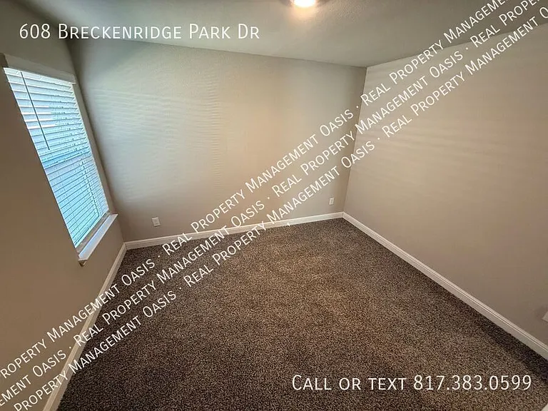 608 Breckenridge Park Dr — Photo 4