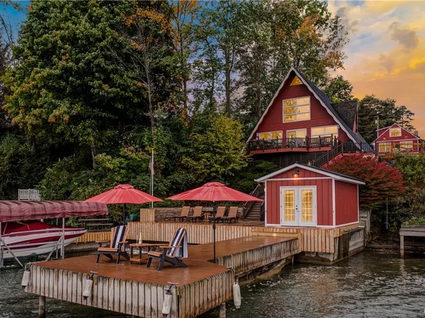 2510 Lakefront Ln, Skaneateles, NY 13152